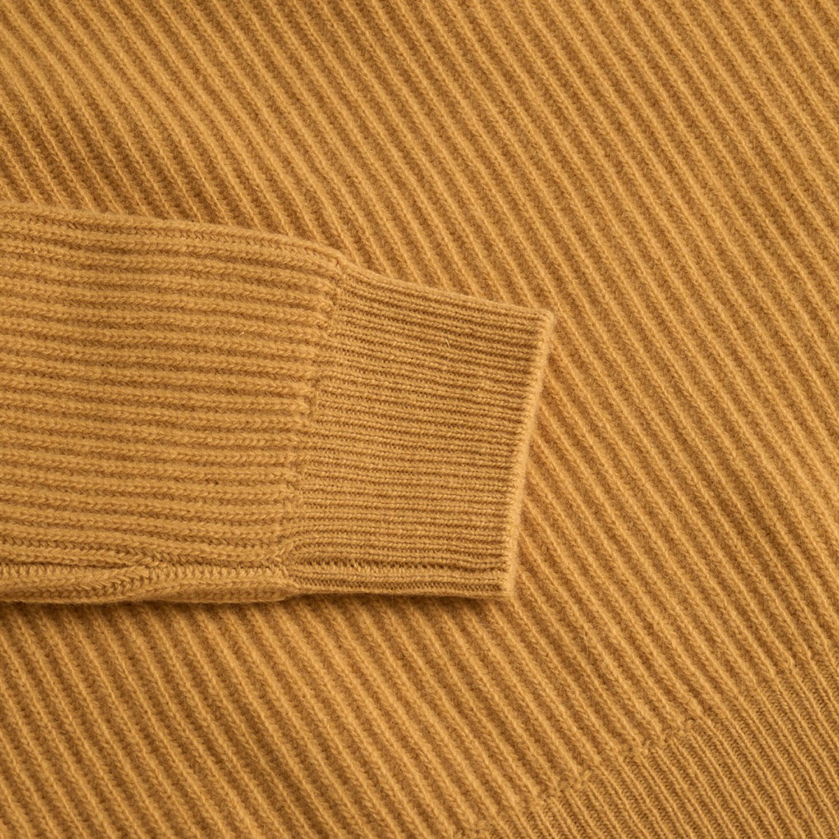 Turtleneck Sweater - BROWN